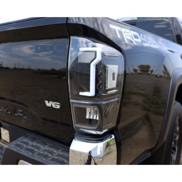 Winjet TAIL LIGHTS