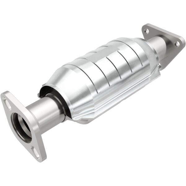 MagnaFlow 1995-1997 Hyundai Accent HM Grade Federal / EPA Compliant Direct-Fit Catalytic Converter