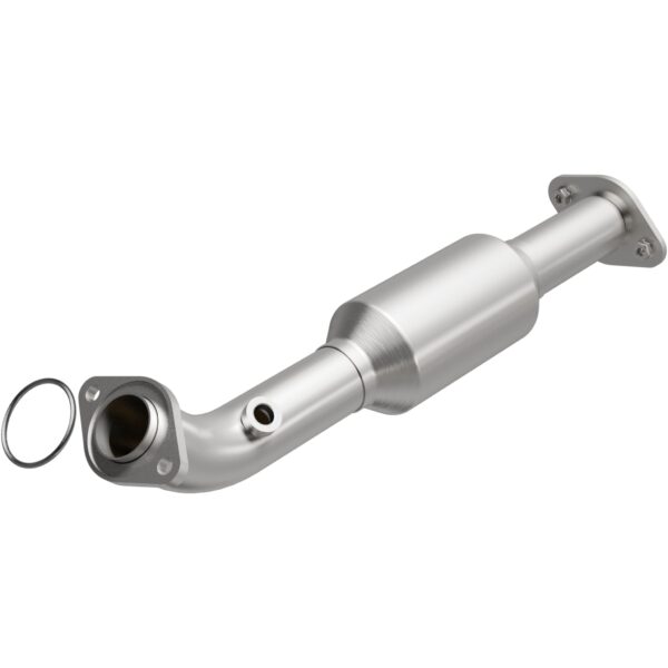 MagnaFlow 2016-2023 Toyota Tacoma OEM Grade Federal / EPA Compliant Direct-Fit Catalytic Converter