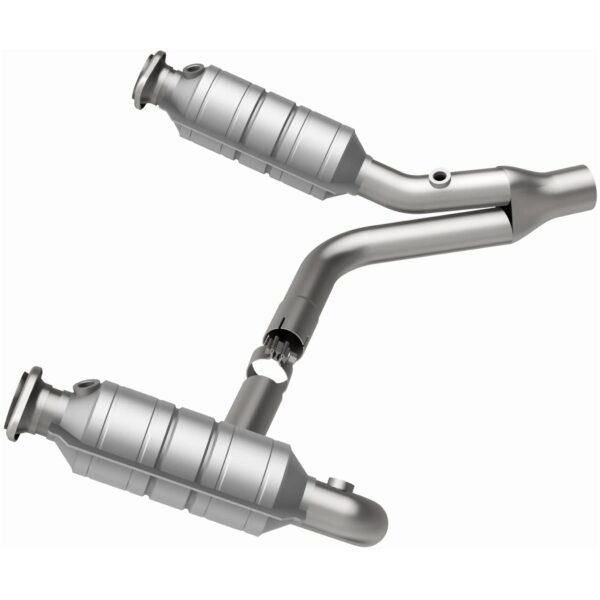 MagnaFlow OEM Grade Federal / EPA Compliant Direct-Fit Catalytic Converter 49463