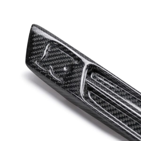 Seibon Carbon, FDL0910NSGTR, Carbon fiber fender duct logo for 2009-2010 Nissan GTR
